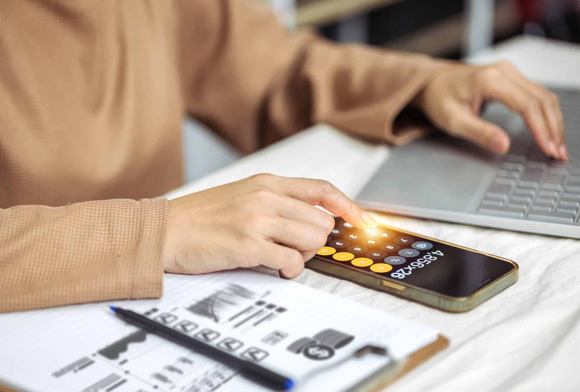 En este artículo aprenderemos sobre las diferencias entre factoring y confirming, analizando las ventajas de cada herramienta financiera.